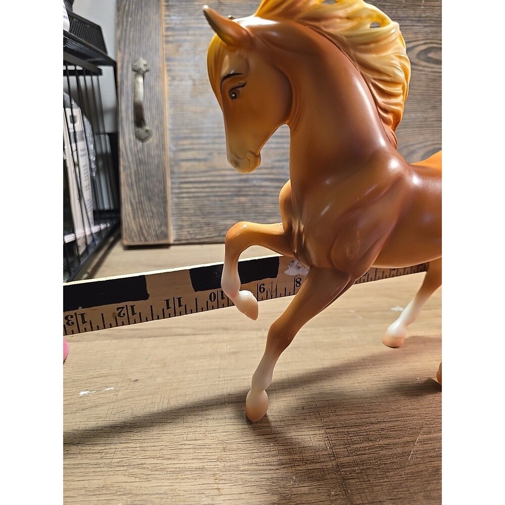 Breyer Spirits Chica Linda Dream work #9201 Retired 2002 - Picture 12 of 13